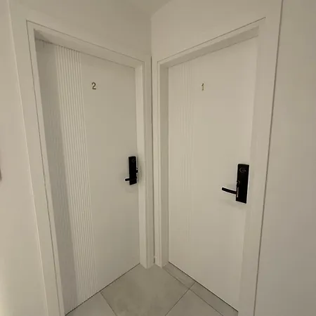 Keesi 1 * Durrës