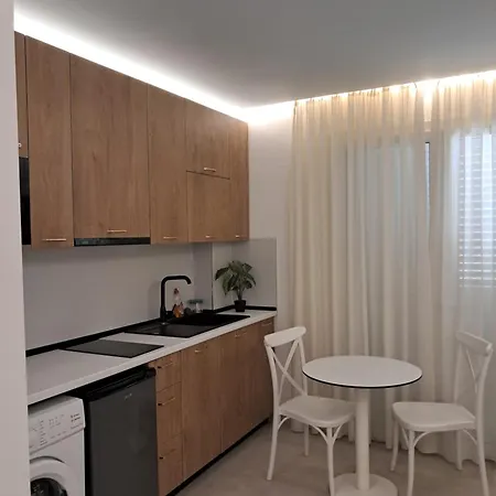 Keesi 1 * Durrës